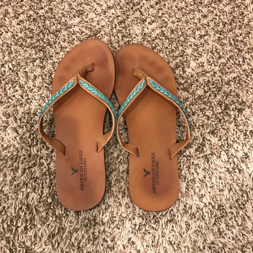 American Eagle flip flops
